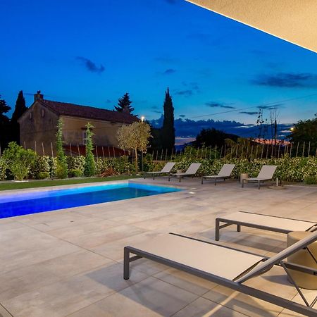 Apartmani Vila Mara M 1 Heated Pool Omišalj Exterior foto