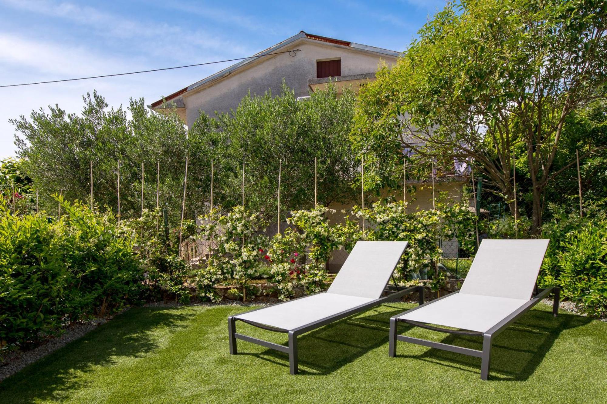 Apartmani Vila Mara M 1 Heated Pool Omišalj Exterior foto