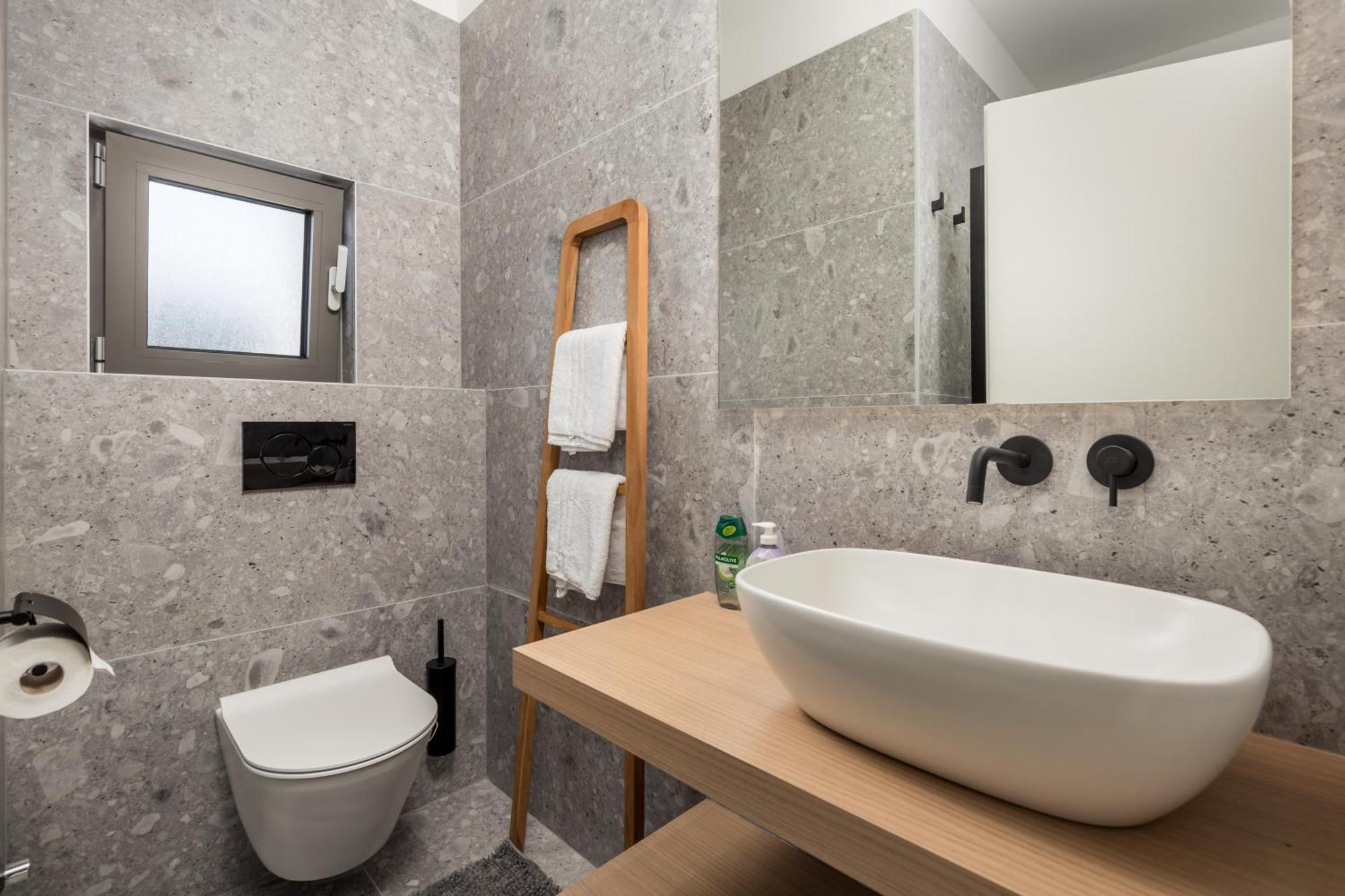Apartmani Vila Mara M 1 Heated Pool Omišalj Exterior foto